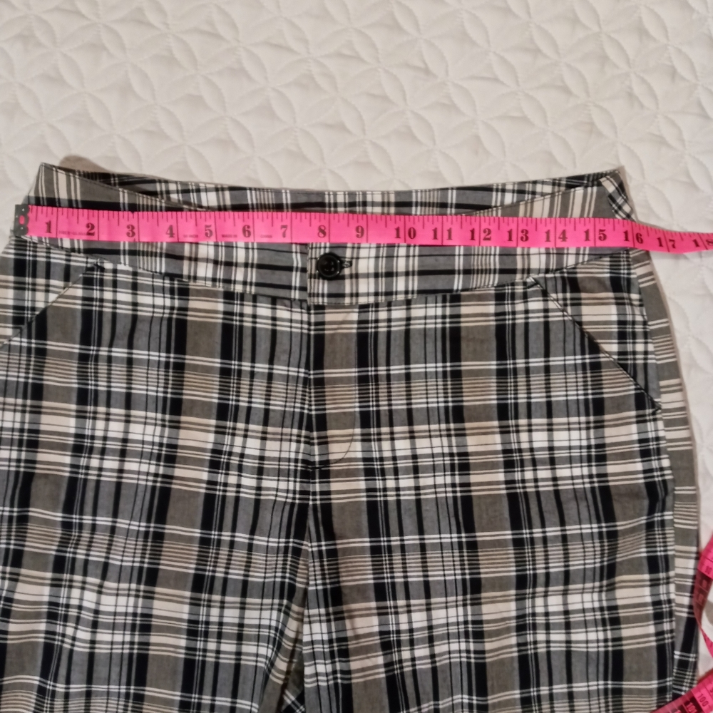 Shorts - Picture 4 of 8
